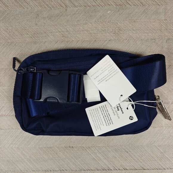 Lululemon Everywhere Belt Bag 1L True Navy Water-Repellent Adjustable Strap NEW - Picture 5 of 5